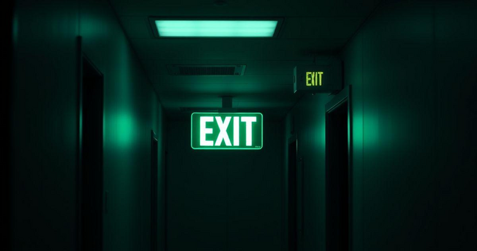 Como Escolher Placa Fotoluminescente de Saída para Segurança